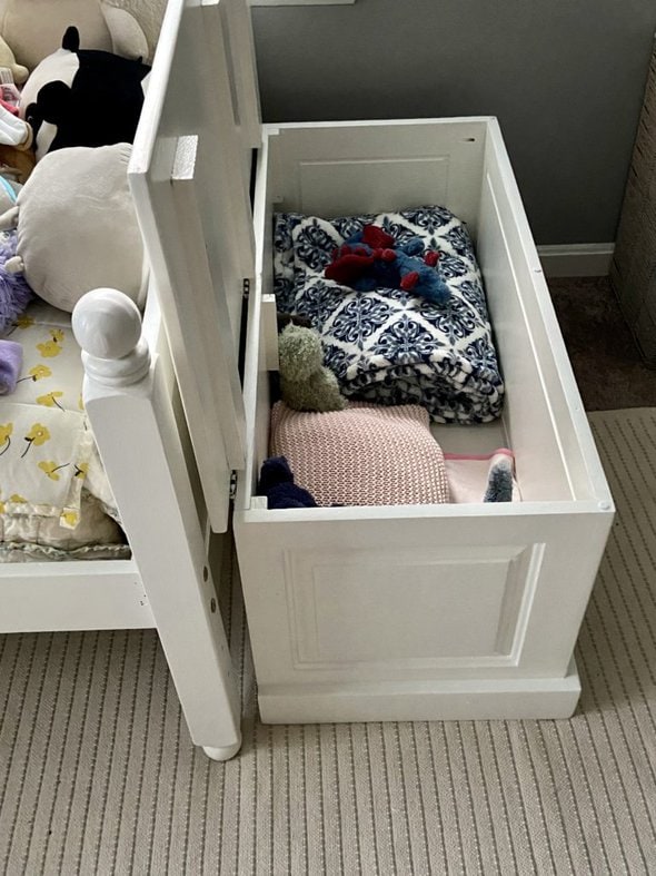 A storage chest for Sonia